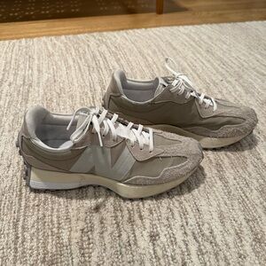 New Balance 327 women’s Sneakers size 10.5